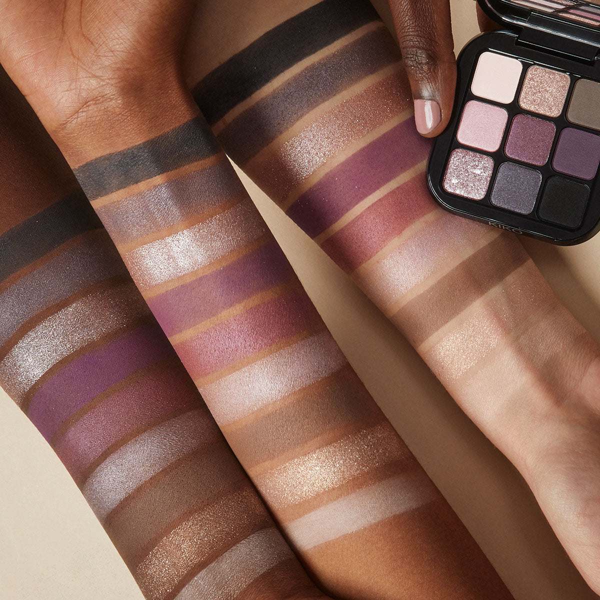 Glamour Multi Finish Eyeshadow Palette 04