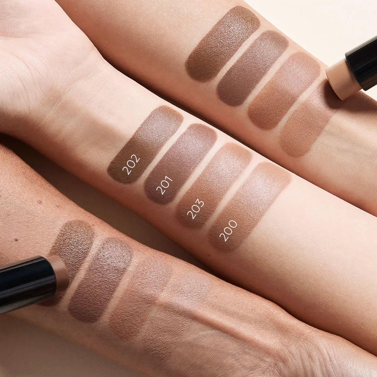 Scultping Touch Creamy Stick Contour 203