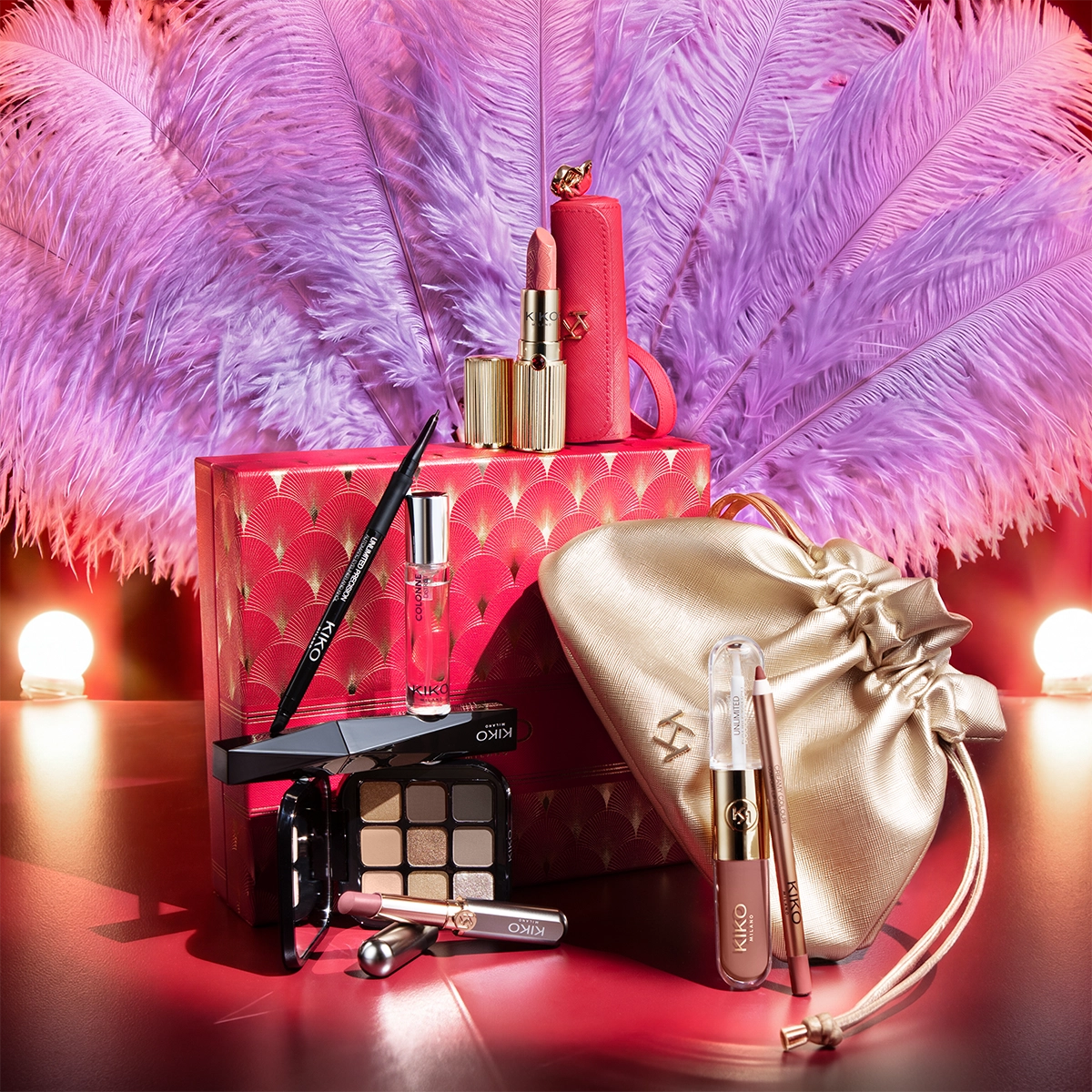 Twist 'N Twinkle Holiday To The Max Makeup Gift Set