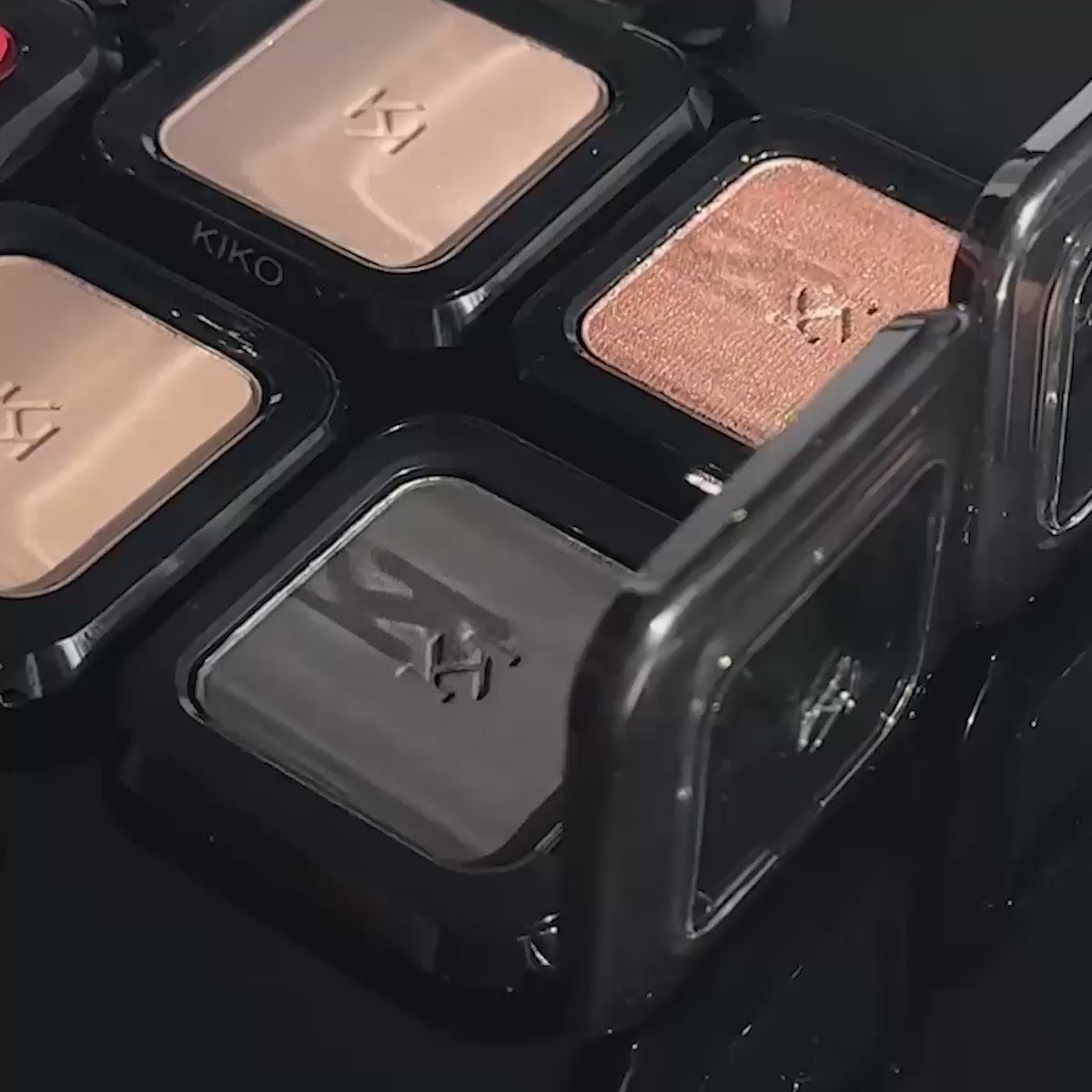 Eyeshadows - High Pigment Eyeshadow - 46 Metallic Sky Blue | KIKO