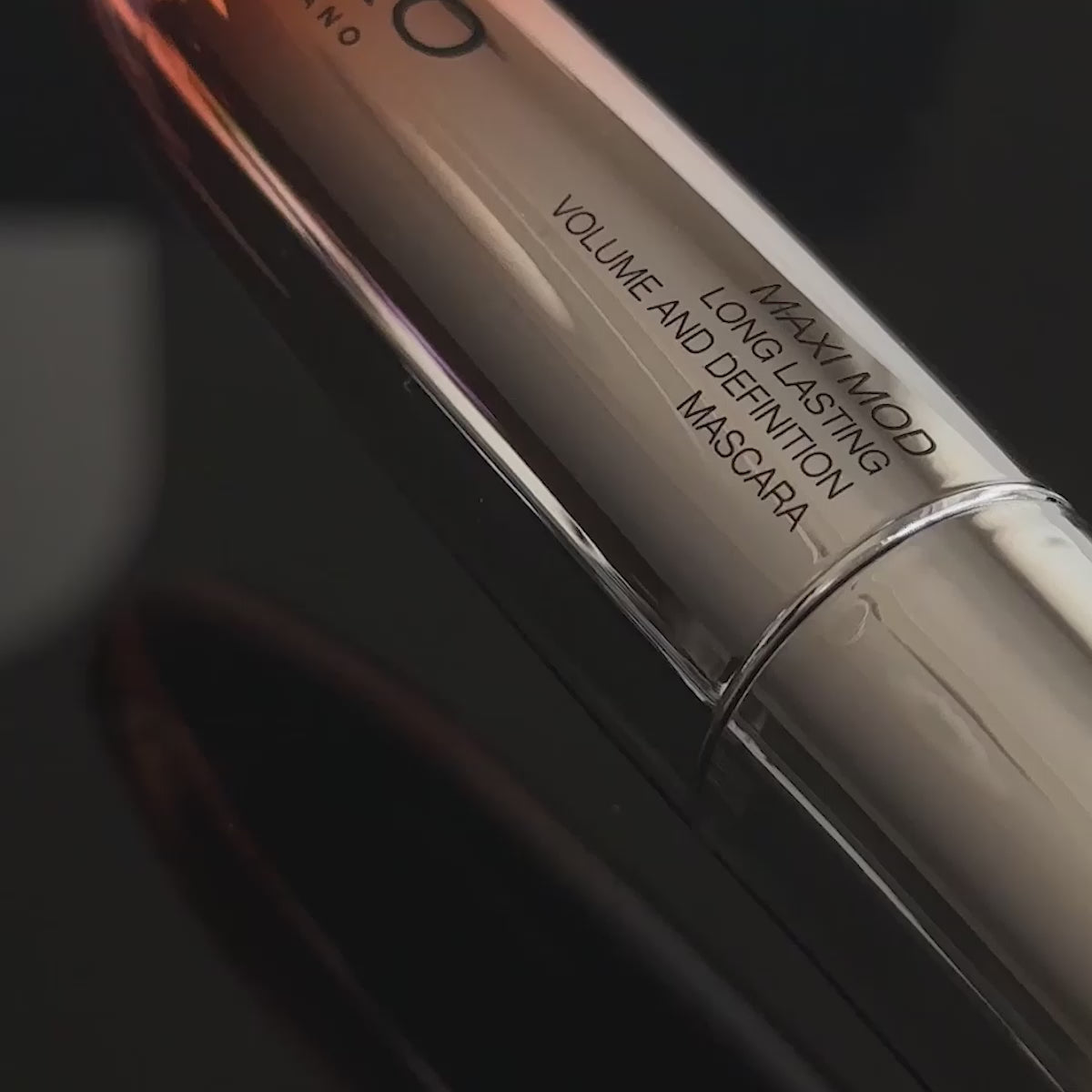 Long-lasting 10-hour mascara with +200% volume - New Maxi Mod